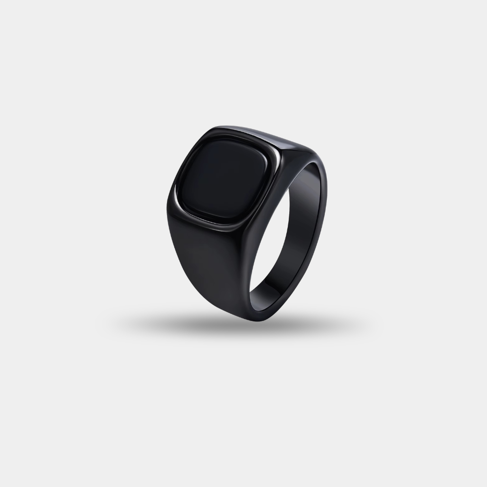 Modern man wearing the Noctis Ring black signet ring by Vyro